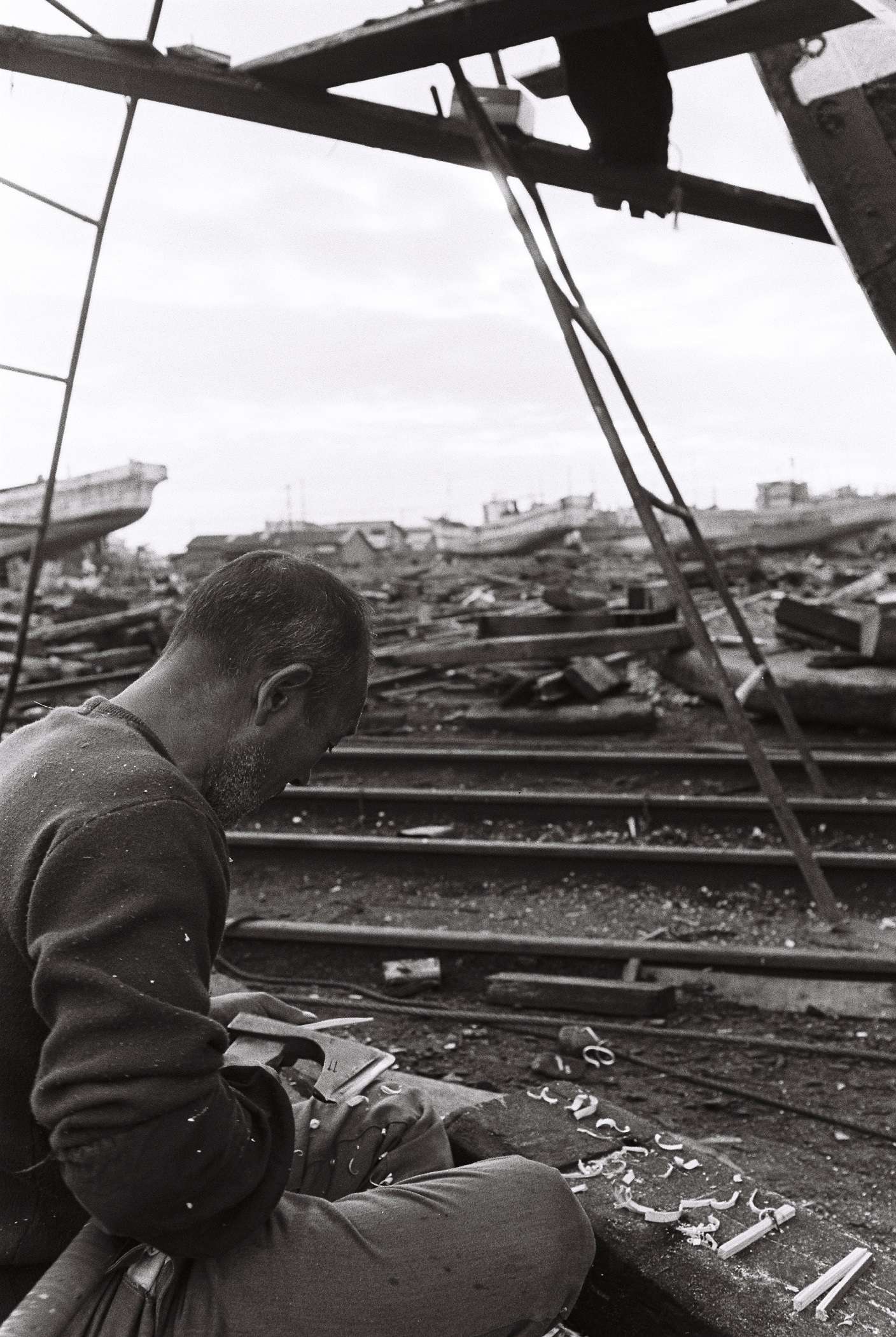 青森駅前周辺の露店と市場・八戸工業港と漁連ドック