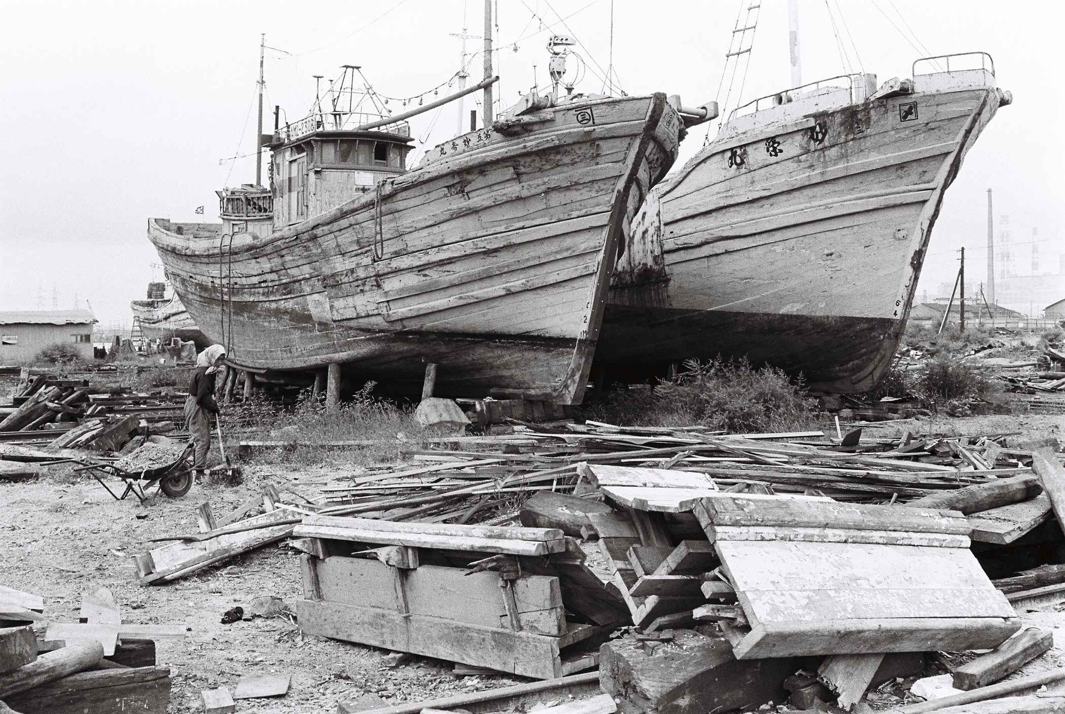 青森駅前周辺の露店と市場・八戸工業港と漁連ドック